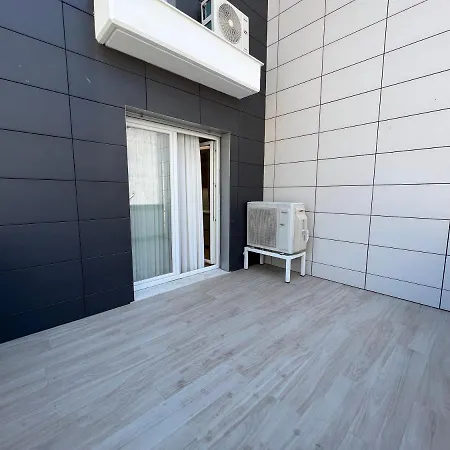 Blanc 3 Bed & Breakfast *